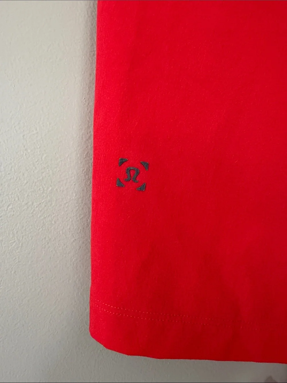 Lululemon Men’s Channel Cross Swim Shorts Size XL 5” Inseam Vermillion Red